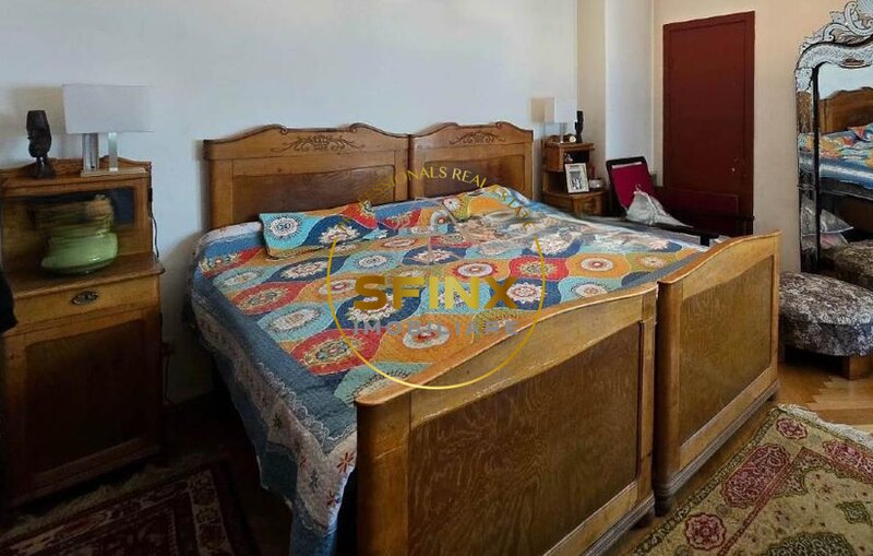 Magheru, apartament 4 camere, etajul 2, bloc interbelic fara risc,